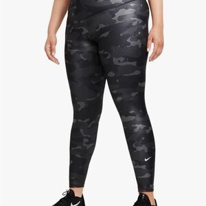 Nike Women's Dark Camo Leggings
